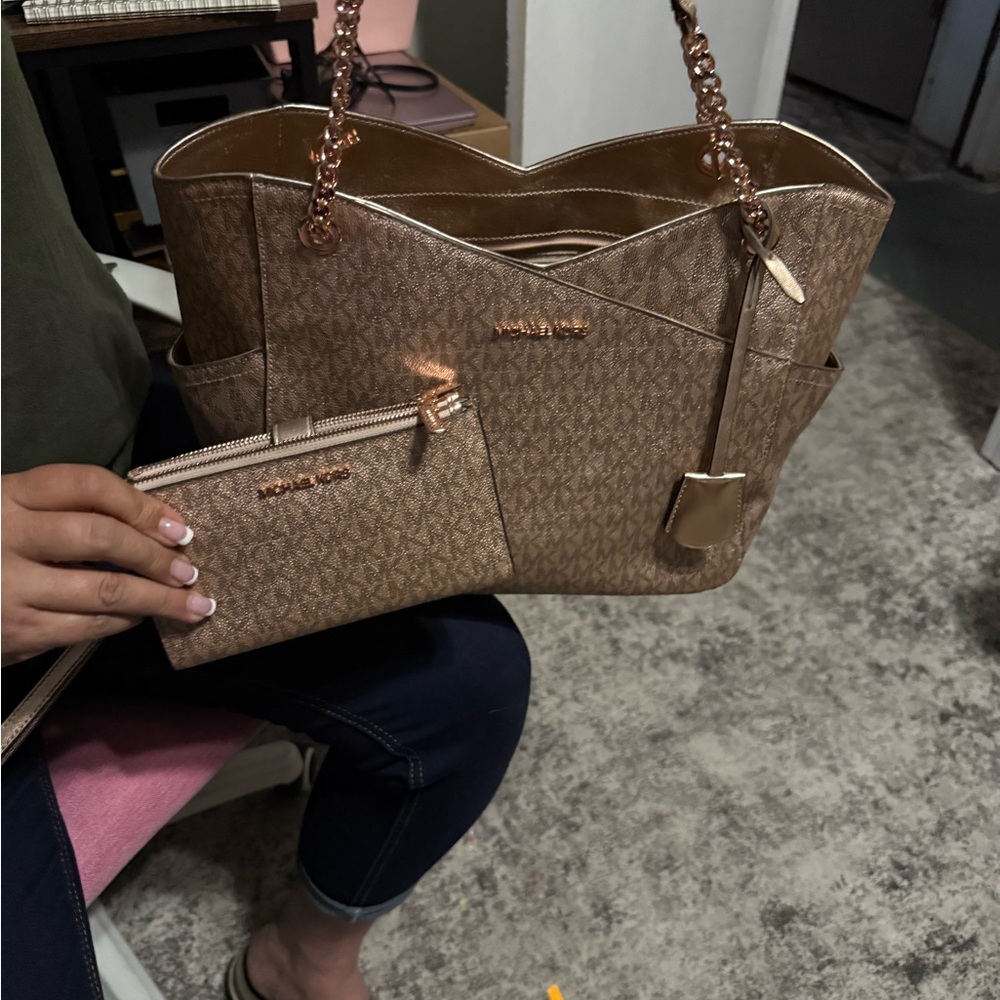 Michael Kors Rose Gold Rare Tote Bag and Wallet Set